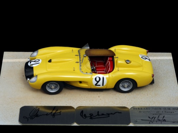 Ferrari 250 TR (1958) 1/43 #21 ecurie Franco Ferrari 250 TR (1958) 1/43 #21 ecurie Franco