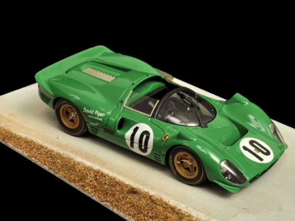 Ferrari 330P4 Spider (1967) 1/43 David Piper Ferrari 330P4 Spider (1967) 1/43 David Piper