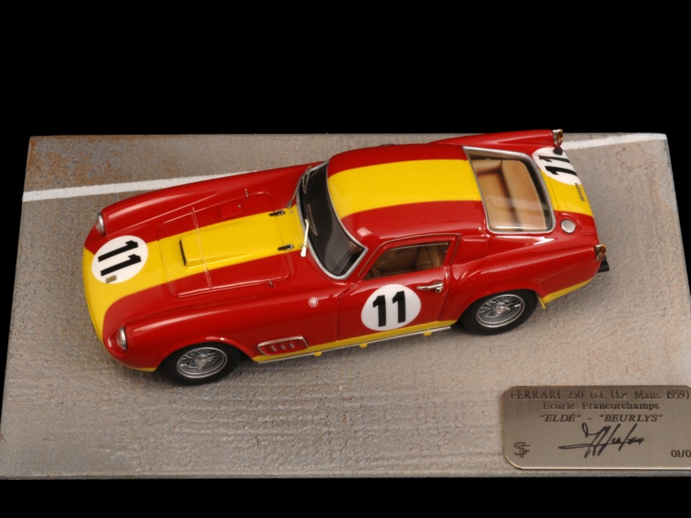 Ferrari 250 GT 1/43 Dinky Toys – Modèle Customisé – Occasion Collection