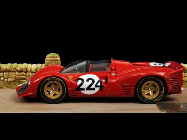 Ferrari 330P4 Spider (1967) 1/43 Targa Florio Ferrari 330P4 Spider (1967) 1/43 Targa Florio