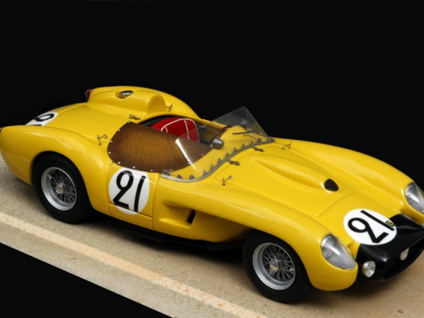 Ferrari 250 TR (1958) 1/43 #21 ecurie Franco Ferrari 250 TR (1958) 1/43 #21 ecurie Franco