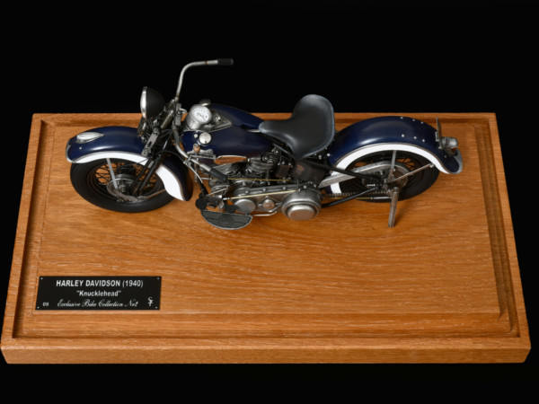 Harley Davidson “Knucklehead” 1940 Blue midnight version Harley Davidson “Knucklehead” 1940 Blue midnight version