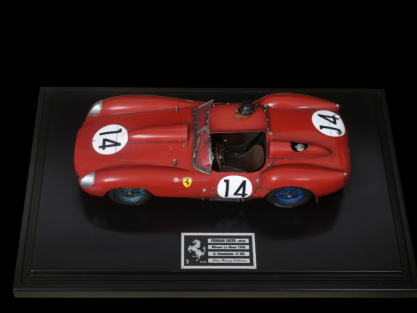 Ferrari 250 Testarossa "Winner Le Mans" (1958) 1/12 Ferrari 250 Testarossa "Winner Le Mans" (1958) 1/12